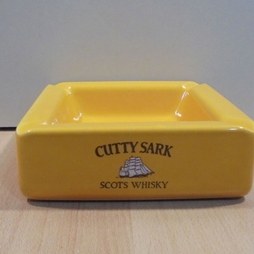 Cutty Sark Scots Whisky old promotional ceramic ashtray used