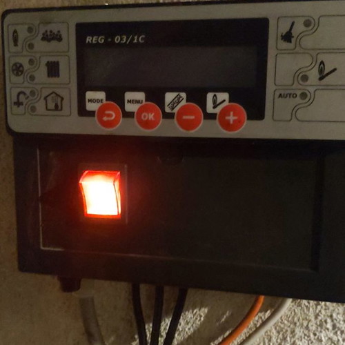 Pellet burner Megatherm 40 kw used with accessories