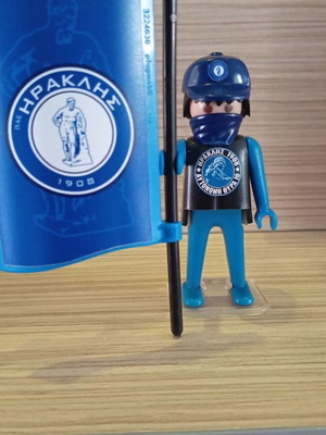Playmobil fan figure Heraklis with flag and hat like new