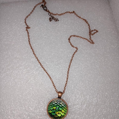 Game of Thrones Dragon Scales Pendant like new