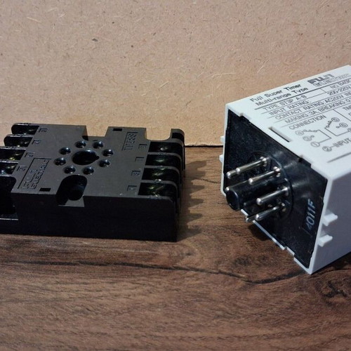 Fuji Super Timer Relay ST3P AC220V with base new
