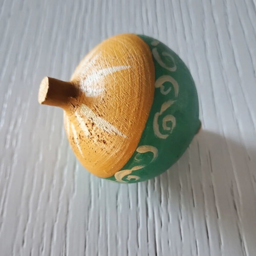 Large decorative wooden spinning top 8cm hand-painted with metal base