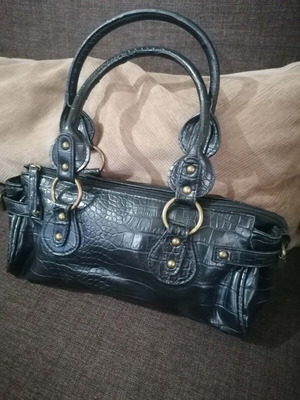 Vintage AXIAEAS crocodile embossed leather handbag black like new