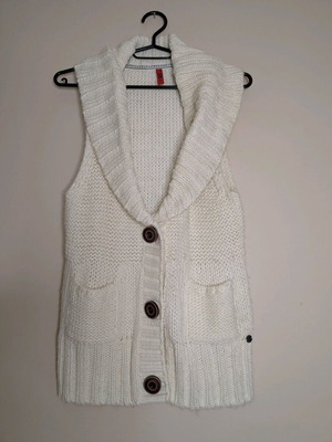 White knitted cardigan vest s.Oliver size M like new