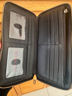 Guess wallet like new