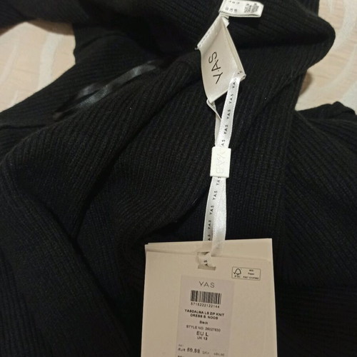 Yas sweater style dress new, black, size Large