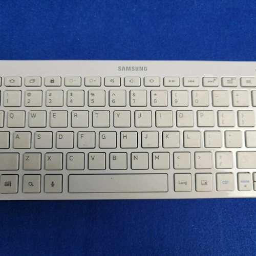 Samsung Bluetooth keyboard used model BKB-10 white