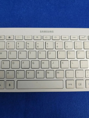 Samsung Bluetooth keyboard used model BKB-10 white