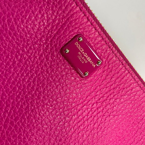 Dolce & Gabbana leather clutch like new, pink