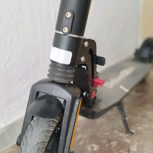 UrbanGlide Ride 82L electric scooter used, lightweight and foldable