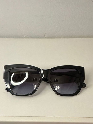 Marc Jacobs sunglasses like new, black