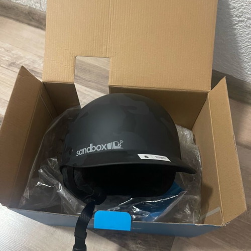 Sandbox ski/snowboard helmet new size S