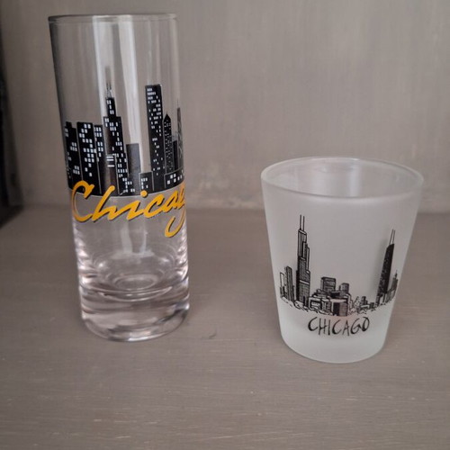 Chicago souvenir glasses set like new