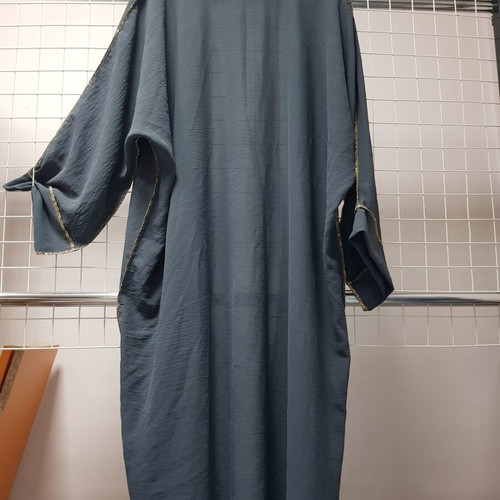 Stylish reversible long cape like new, gray and gold