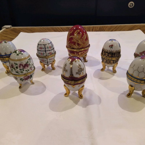 Porcelain eggs like new, set of 8 pieces