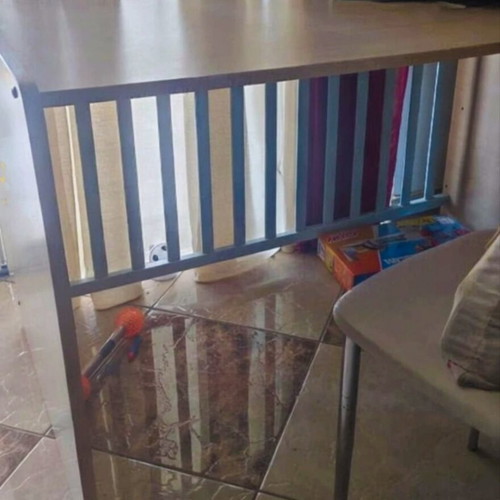 Children's desk like new