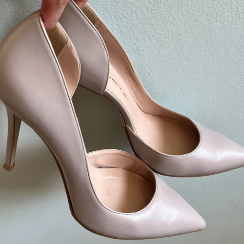 Mourtzi leather pumps light gray like new