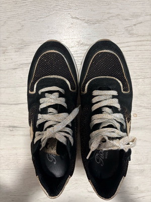Γυναικεία sneaker αθλητικά Rococo 39 σαν καινούργια, μαύρο και χρυσαφί