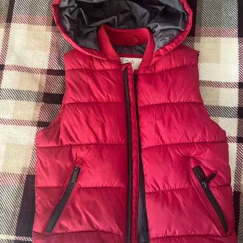 Zara sleeveless jacket used, red with gray, 4-5 years, 110 cm