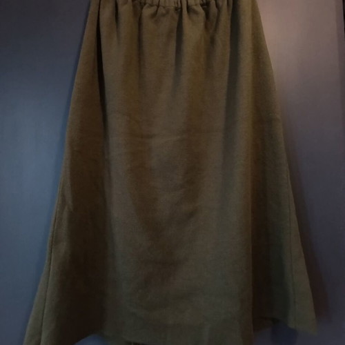Plus size knitted long skirt like new with elastic waistband