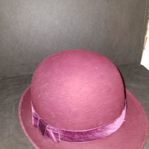 Hat used red women's felt with velvet ribbon