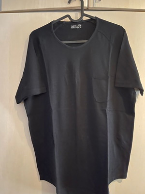 New Wave T-shirt black, like new, size L