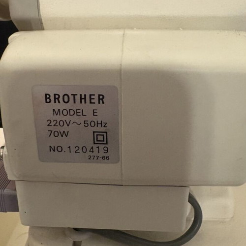 Brother Sewing Machine VX 667 Model E like new, in case