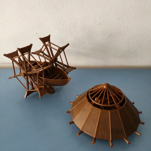 Leonardo da Vinci machine models set, like new, 2 pieces