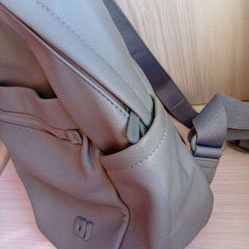 David Jones backpack like new, turquoise