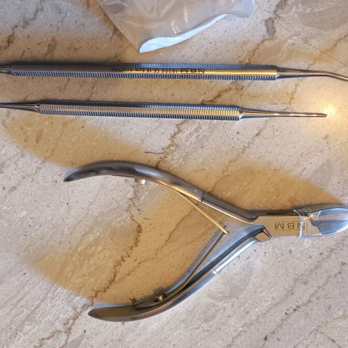 Pedicure tweezers new, set of 6 tweezers and 2 tools