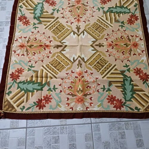 Handmade tablecloth 88×88 with velvet and gold finish like new