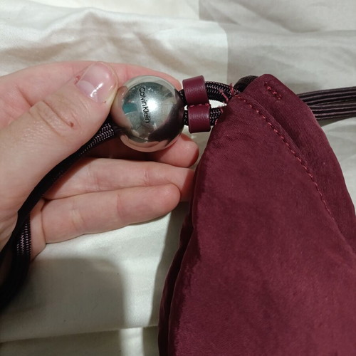 Calvin Klein handbag like new, adjustable strap, burgundy