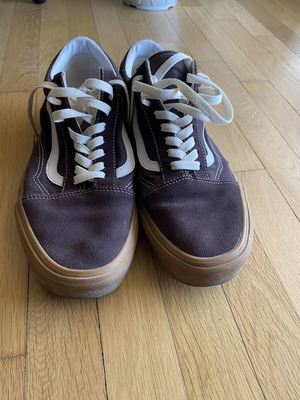 Vans Old Skool brown suede shoes with gum sole, EU 44