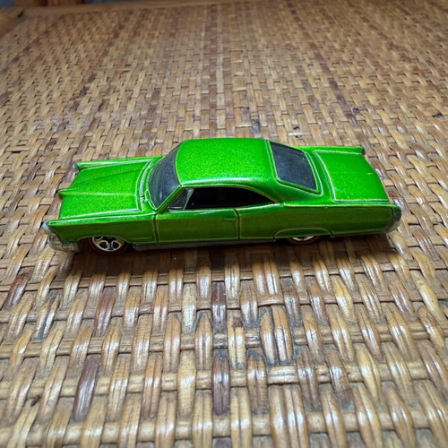 Mattel Hot Wheels Lime Green '65 Bonneville used