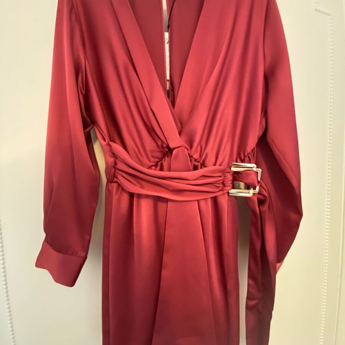 Zara short dress shiny bordeaux with belt new