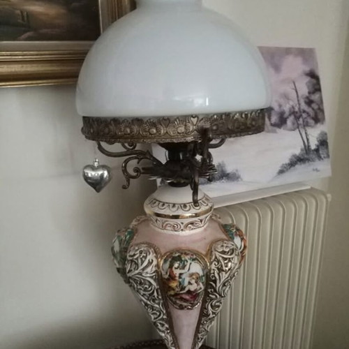 Porcelain lamp like new, exceptional piece