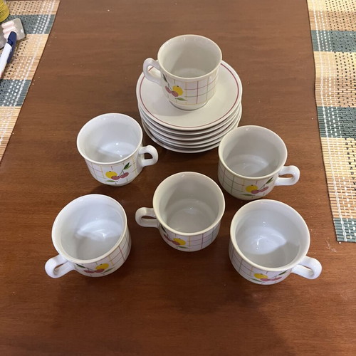 Cup and saucer set like new, pack of 6