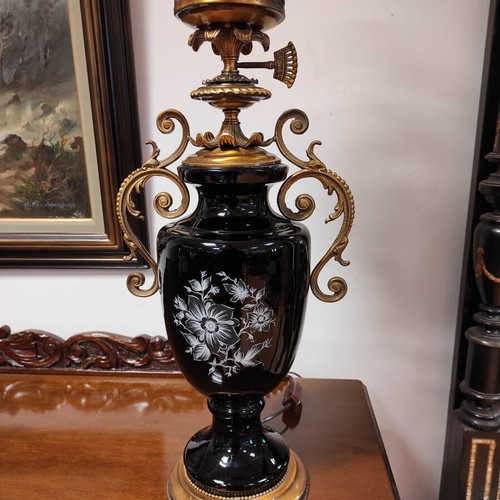 Table lamp with porcelain base and bronze decoration like new