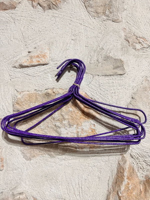 Children’s Coathangers Set of 8 Like New, Purple