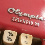 Φορητή γραφομηχανή Olympia Splendid 99 μεταχειρισμένη, μοντέλο 1960, κόκκινη