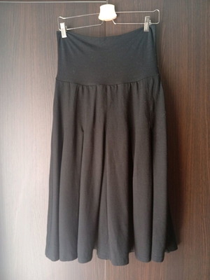 Women's black viscose skirt new, size M