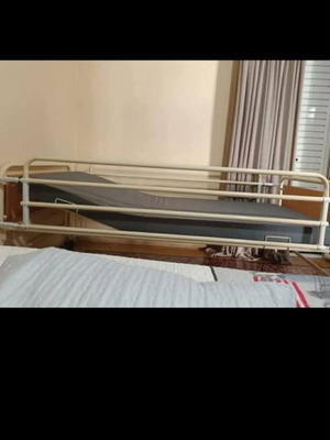 Κρεβάτι κατάκλισης με μανιβέλα σαν καινούργιο