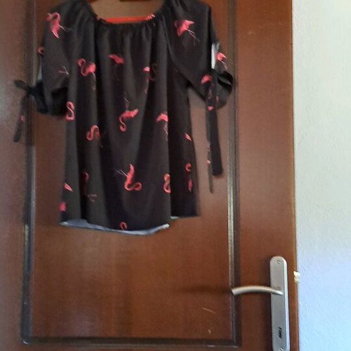 Women's blouse short sleeve one size like new