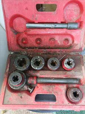 Threading die used, hydraulic threading tool
