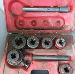 Threading die used, hydraulic threading tool