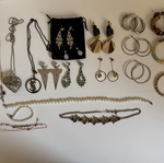 Women's assorted bijoux used