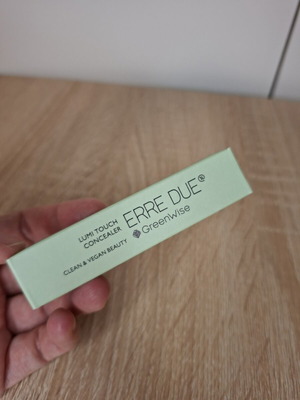 Erred Due Lumi Touch Concealer No 301 Fair Beige new