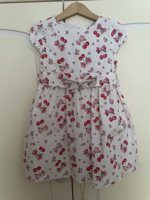 Dress with cherries and belt, slightly puffed, tulle lining, size 110 cm