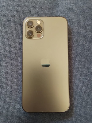 iPhone 12 Pro 256GB silver like new, camera focus issue