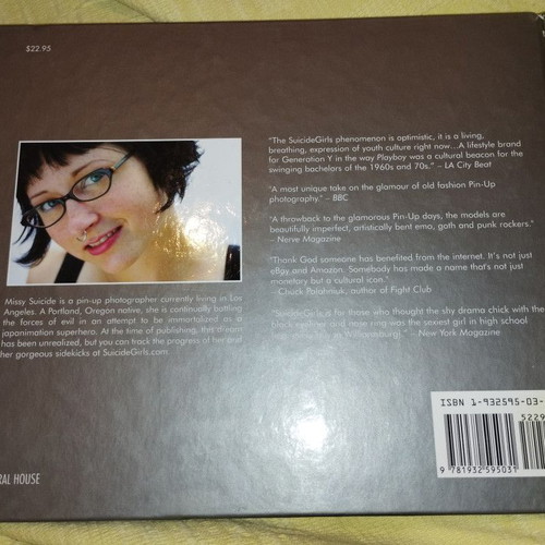 SuicideGirls book like new, English, photography and art